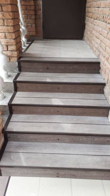 Подступёнок HOLZHOF с тиснением "Кольца дерева", 150*12*4000 мм, венге