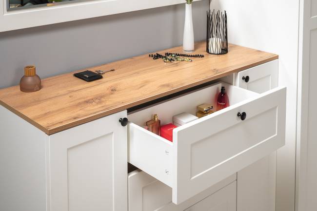 Комод четыре ящика с настенной вешалкой и двумя платяными шкафами Остин цвет белый шагрень/дуб крафт золотой Комод четыре ящика с настенной вешалкой и двумя платяными шкафами Остин цвет белый шагрень/дуб крафт золотой