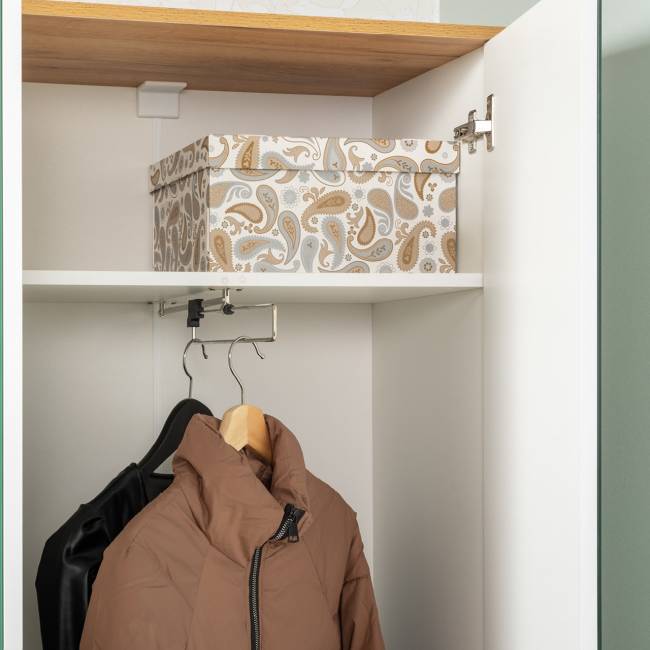 Шкаф для одежды и шкаф-пенал Октава цвет белый шагрень/дуб крафт золотой/зеркало