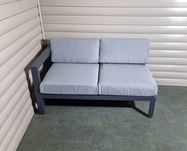 Угловой диван из алюминия Graphite