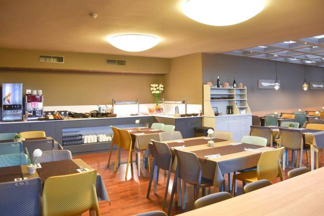 Стул пластиковый Bit тортора 520х550х840 мм