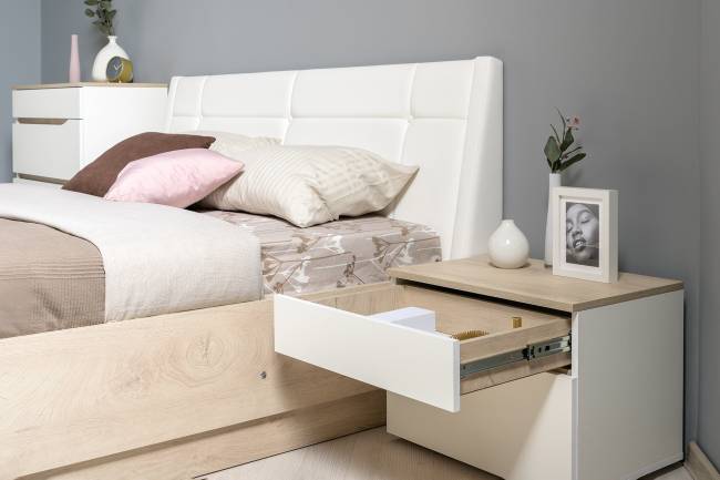 Комплект мебели Муссон № 19 в Вашу спальню цвет белый/чёрный/дуб эндгрейн элегантный/кожзам белый