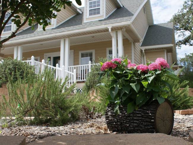 ЦВЕТОЧНИЦА ВЕРТИКАЛЬНАЯ ДУБ M (средняя)